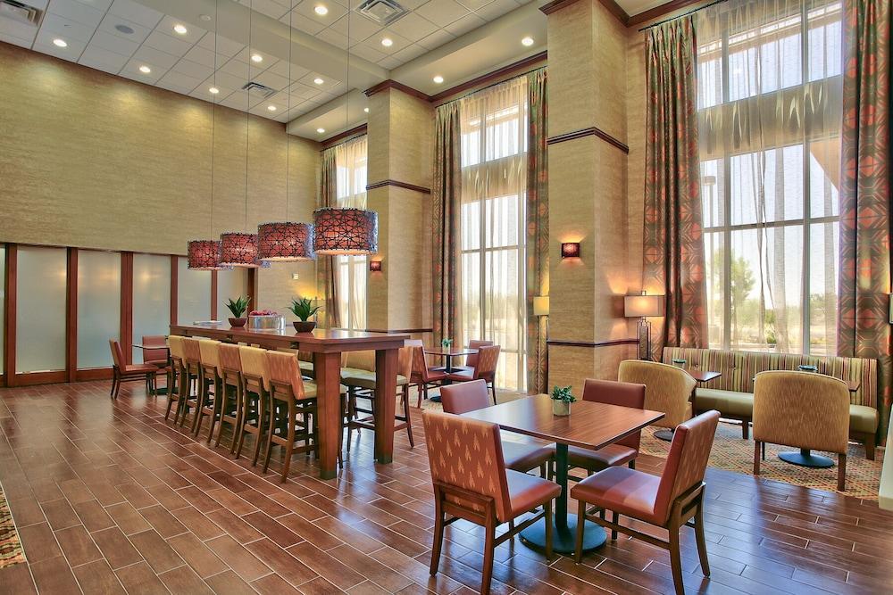 Hampton Inn & Suites Scottsdale At Talking Stick Exterior foto